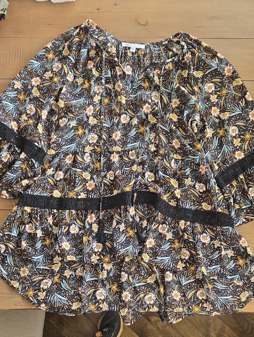 DR2 Black Floral Peplum Tunic